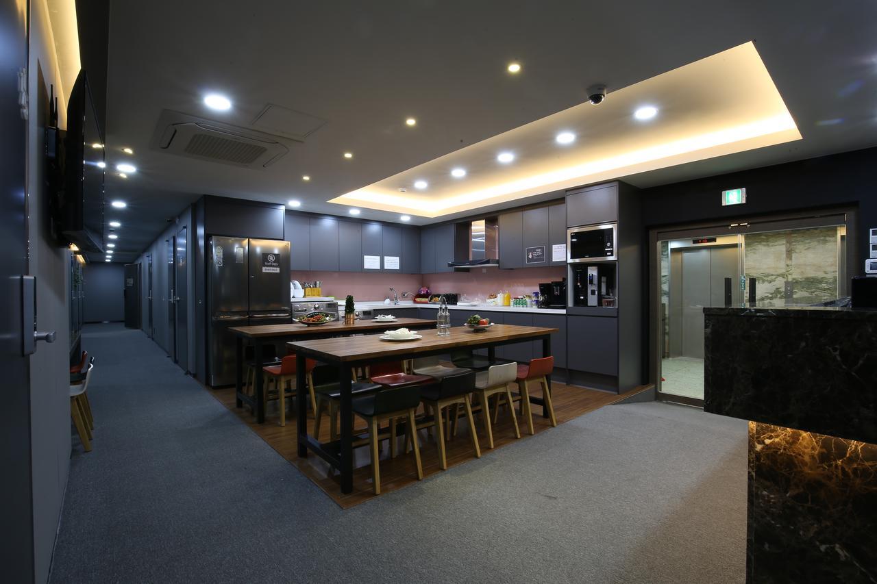 Philstay Myeongdong Сеул Екстериор снимка