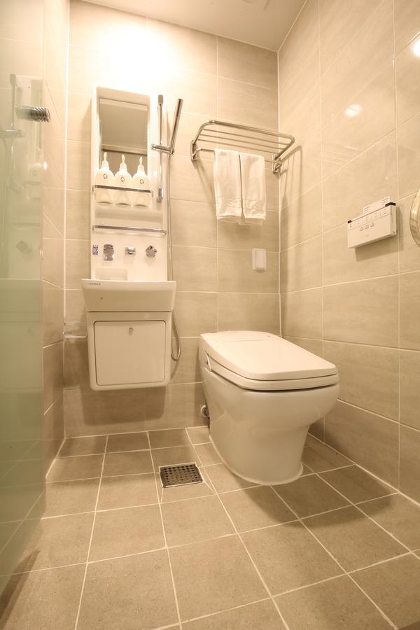 Philstay Myeongdong Сеул Стая снимка