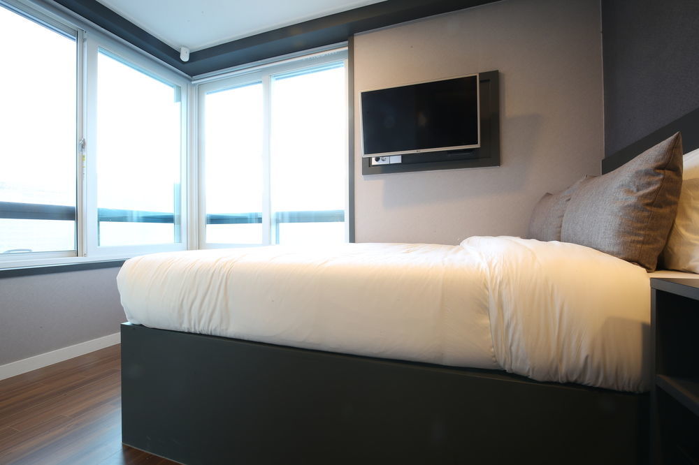 Philstay Myeongdong Сеул Екстериор снимка